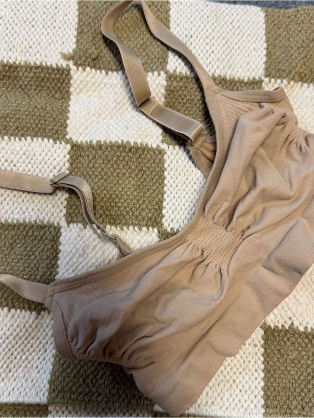 SKIMS Light Tan Seamless Bralette - Soft Stretch Support